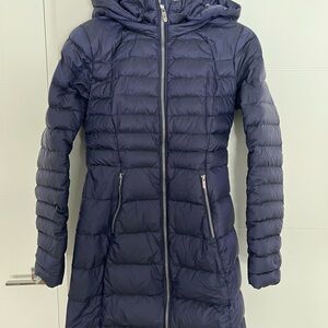 Women's Lululemon Navy Brave The Cold Down Puffer Coat Size 2